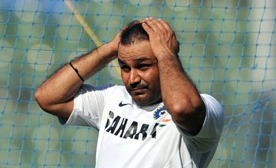 Sehwag takes a dig at Dhoni